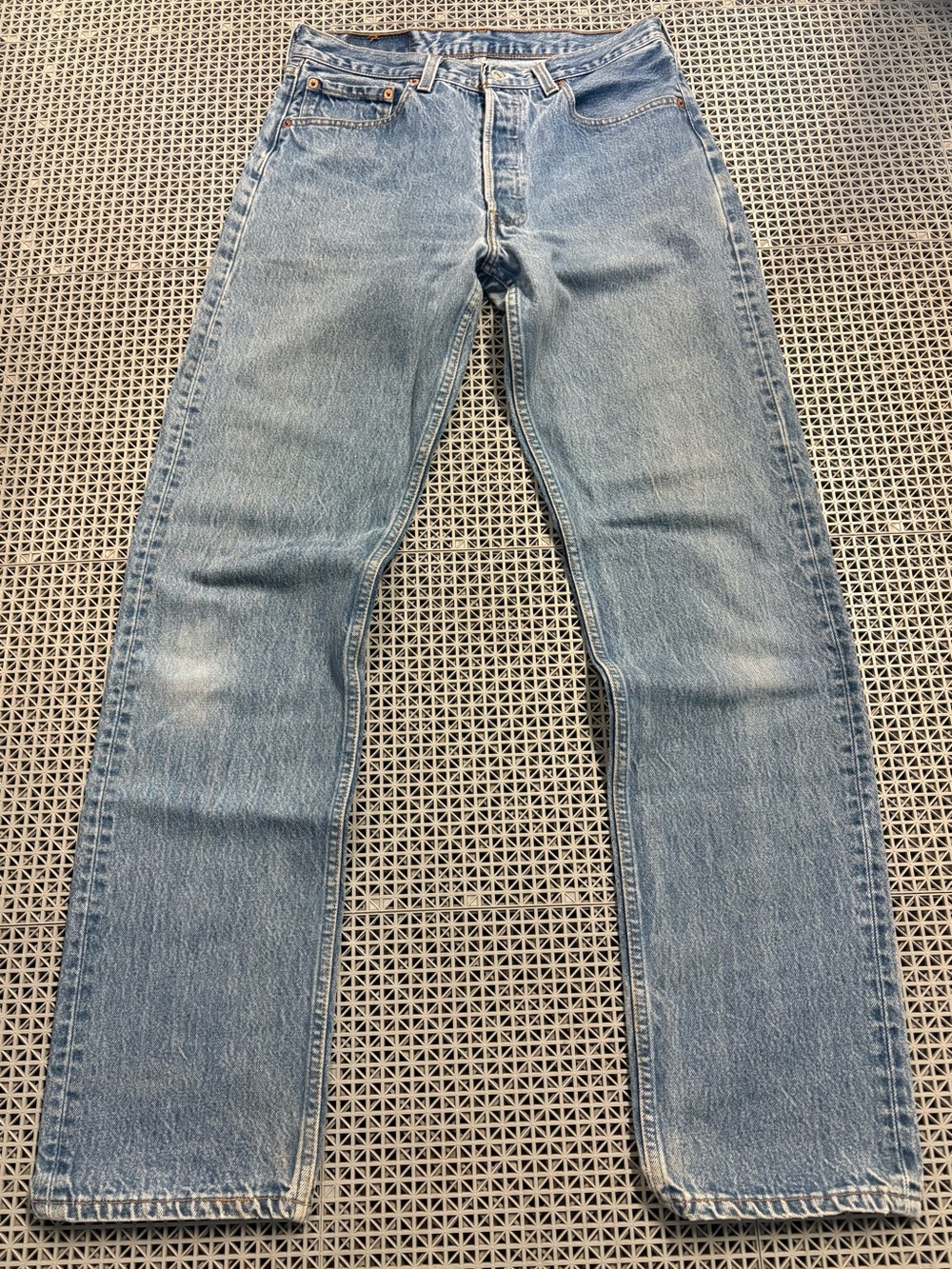 Vintage 1995 Levi's 501 Button-Fly Medium Wash Blue Jeans - Made in USA